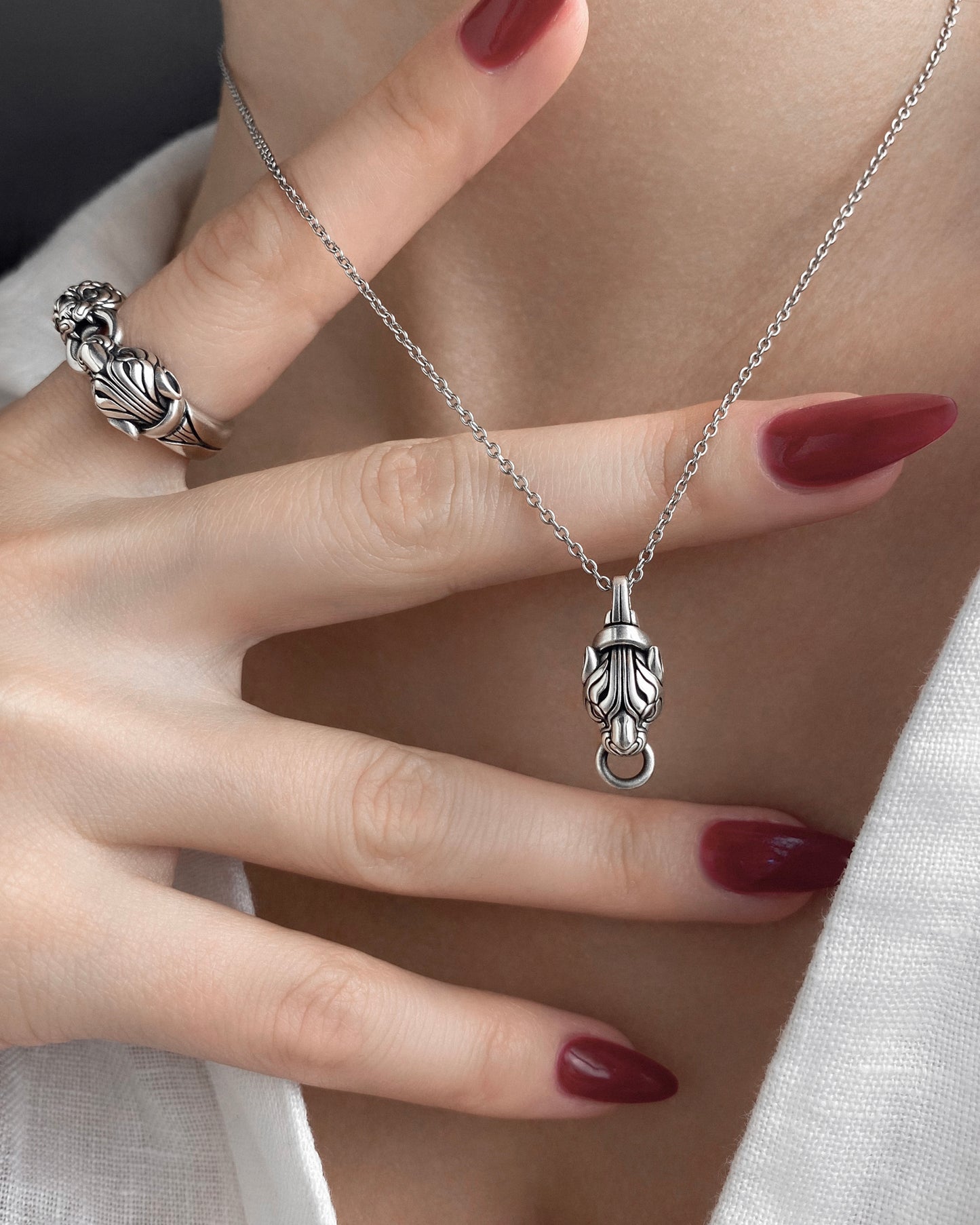 Elegant, Art deco inspired silver Puma ring and necklace set
