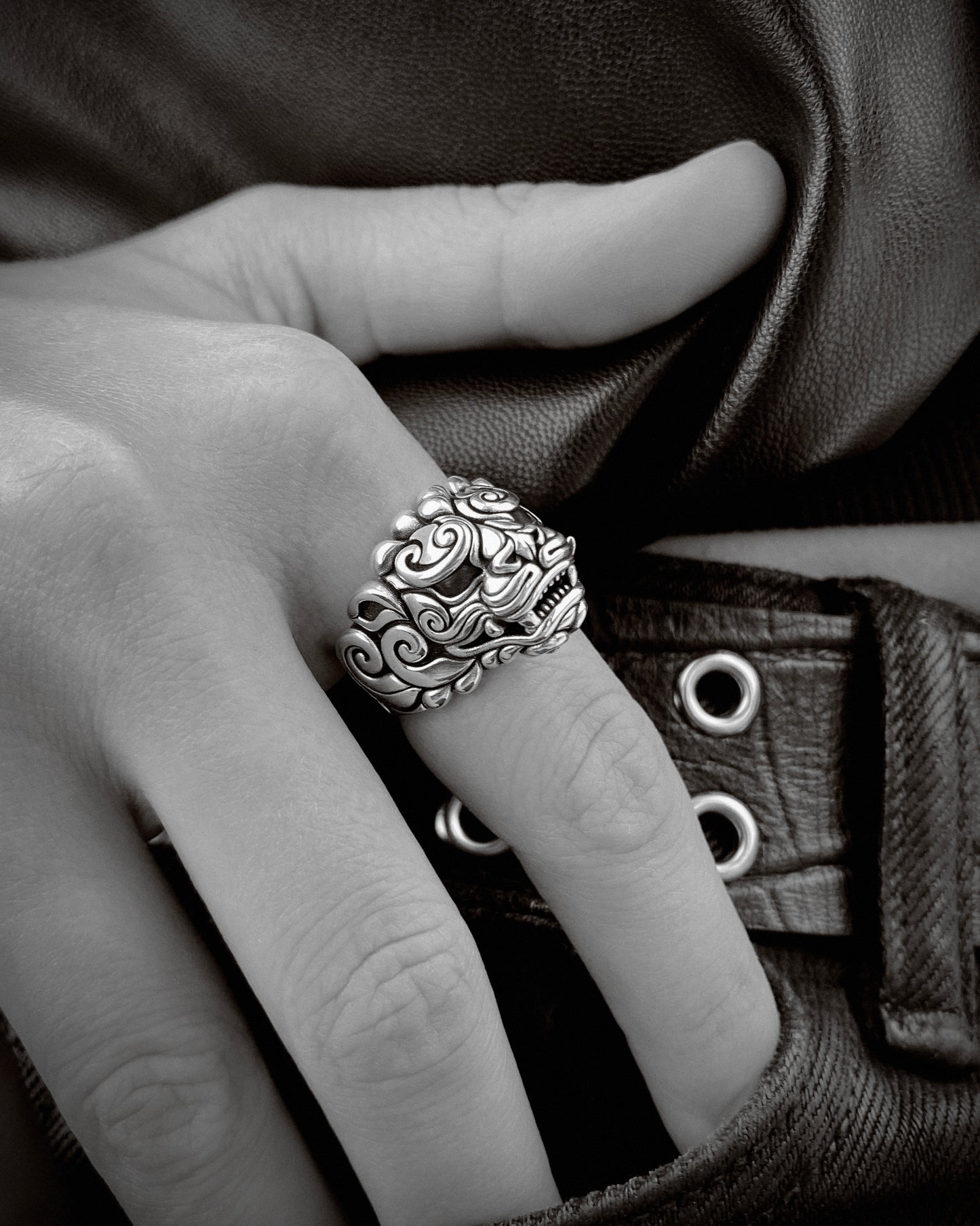 Sterling Silver Chinese Guardian Lion (Foo Dog) knuckle ring