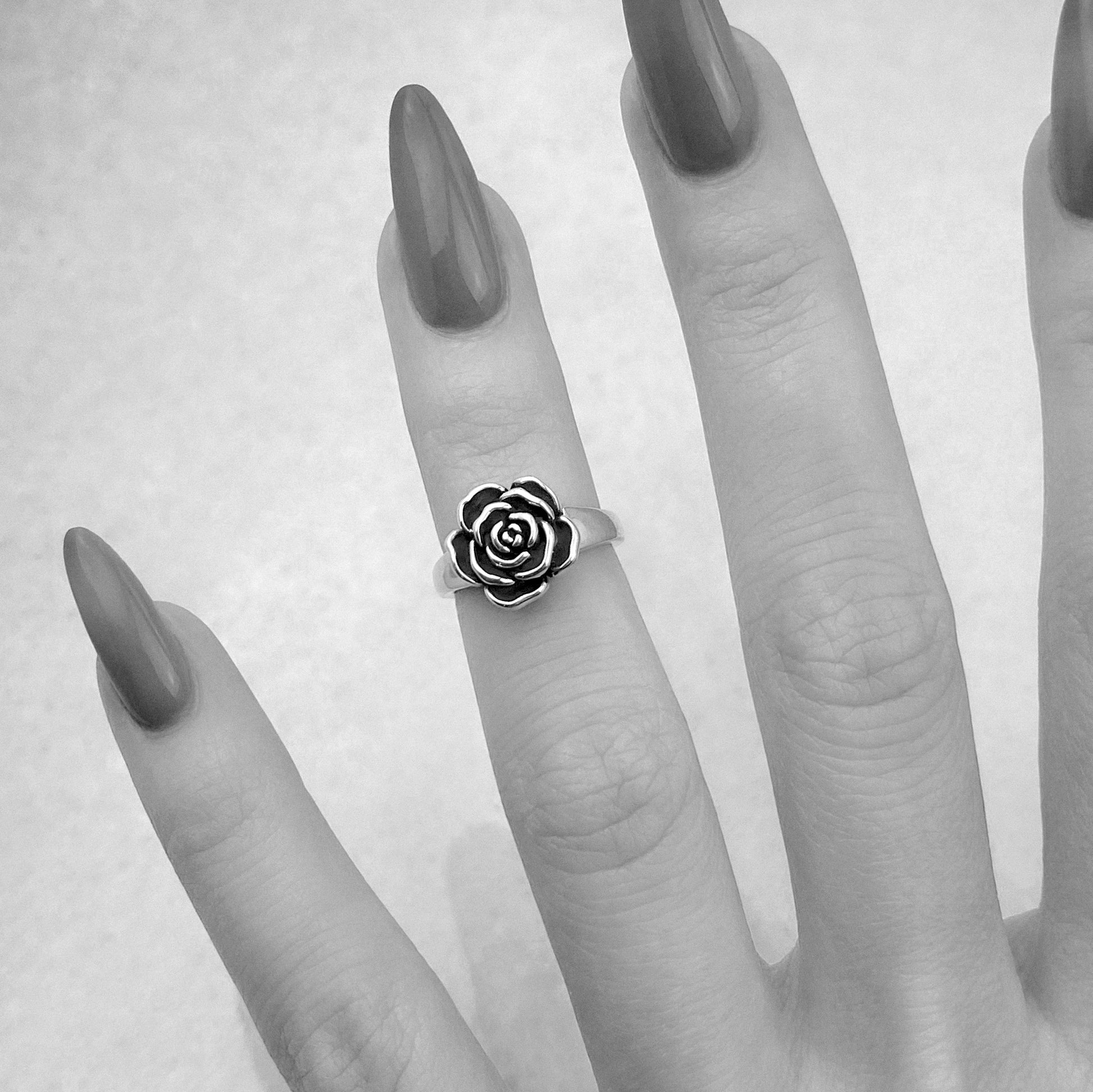 Small silver midi rose ring